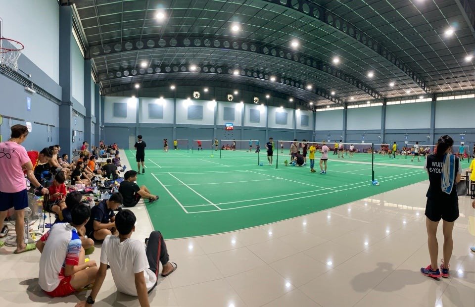 Manta Badminton Court